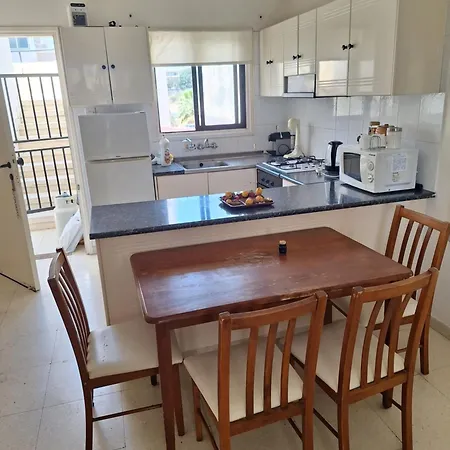 Easy 2 Bedroom Apartment, Makenzi Apartament