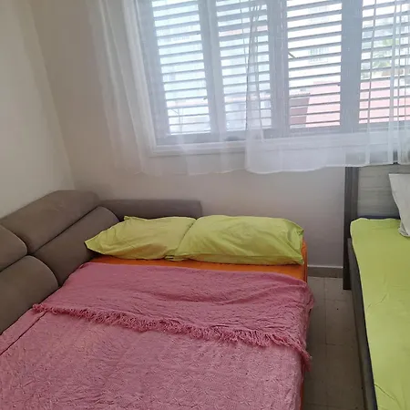 Easy 2 Bedroom Apartment, Makenzi Apartament