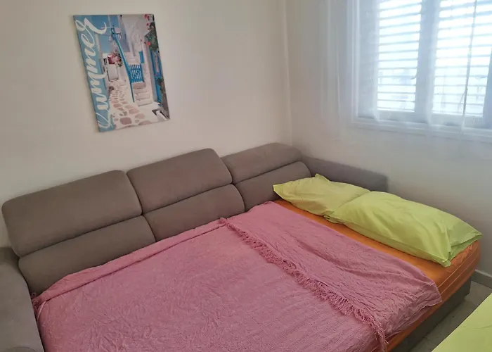 Easy 2 Bedroom Apartment, Makenzi Apartment