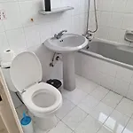 Easy 2 Bedroom Apartment, Makenzi Apartmán