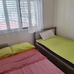 Apartmán Easy 2 Bedroom Apartment, Makenzi *
