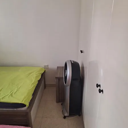 Easy 2 Bedroom Apartment, Makenzi Apartmán Larnaca