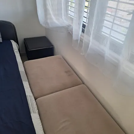 Easy 2 Bedroom Apartment, Makenzi Apartmán *