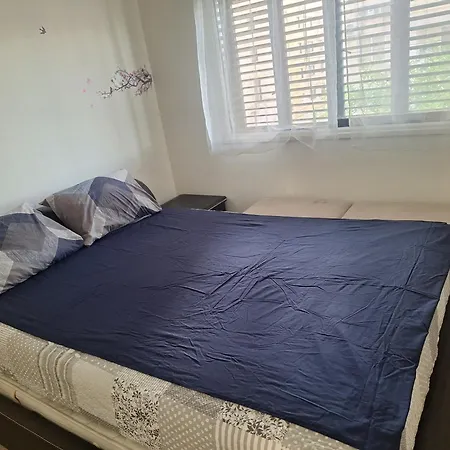 Easy 2 Bedroom Apartment, Makenzi Apartmán *