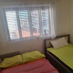 Easy 2 Bedroom Apartment, Makenzi Larnaca