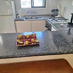 Easy 2 Bedroom Apartment, Makenzi Lägenhet Larnaca