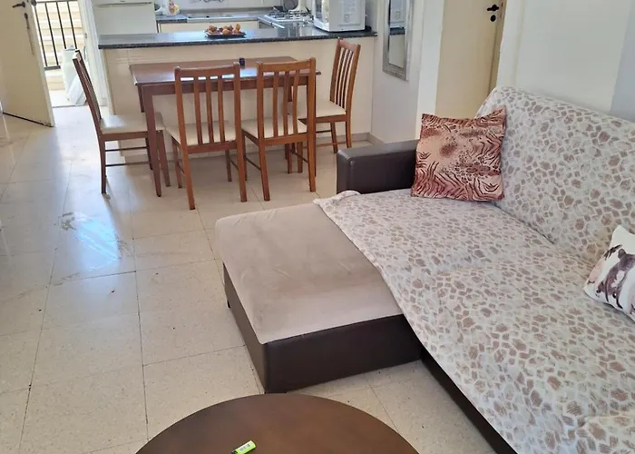 Apartament Easy 2 Bedroom Apartment, Makenzi *